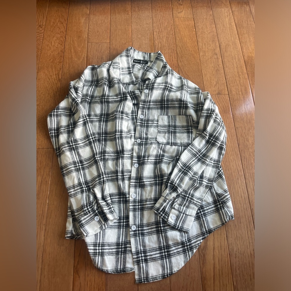 Black and White plaid button up